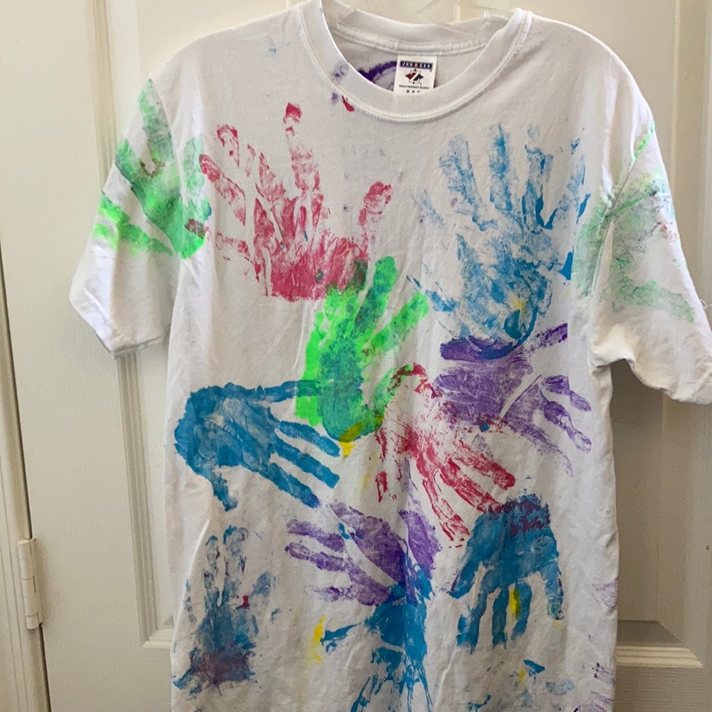 FINAL MARKDOWN Colorful hand print tee medium